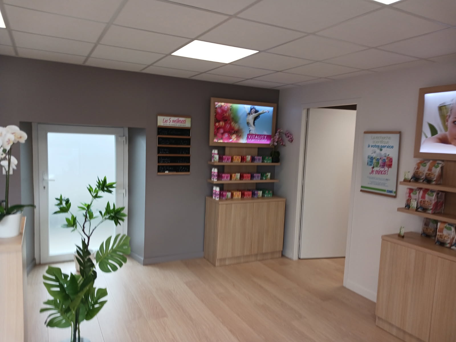 Vue générale de la rénovation complète du magasin Dietplus